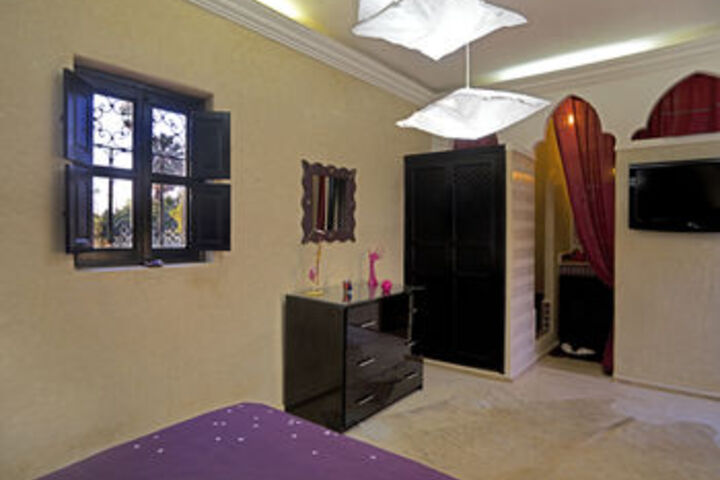 Room 13 of 21