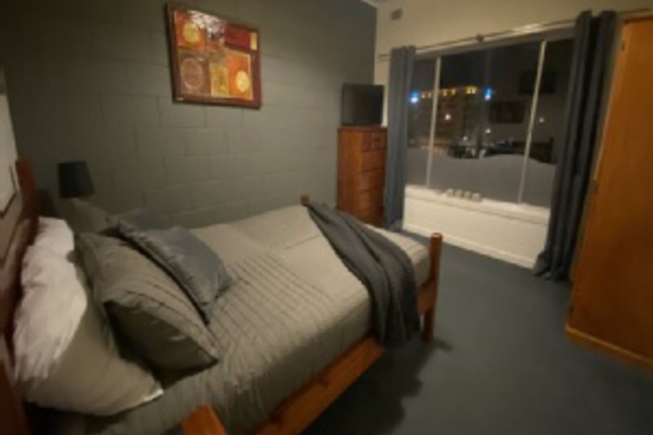 Room 45 of 204