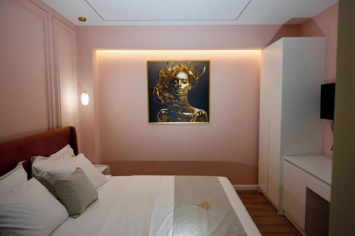 Room 6 of 35