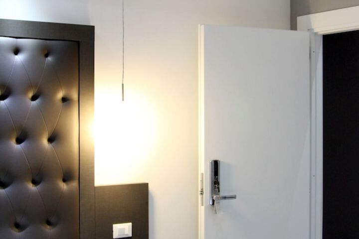 Room 10 of 20