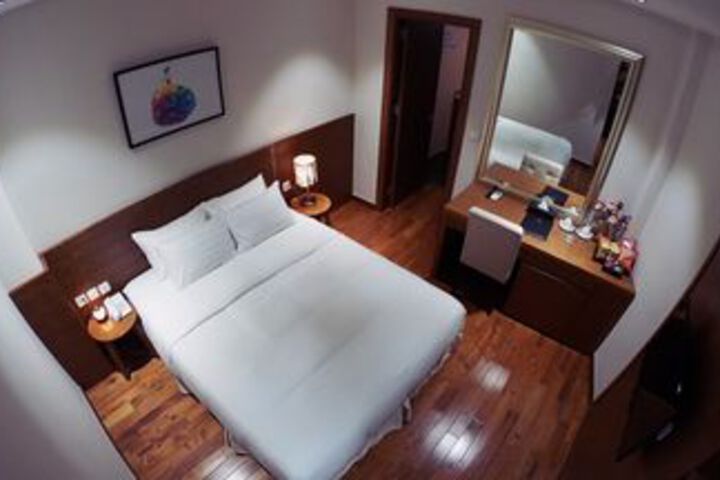 Room 15 of 31