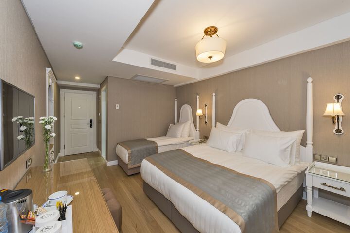 Room 2 of 44