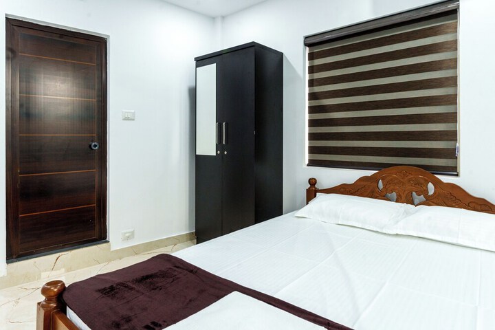 Room 9 of 33