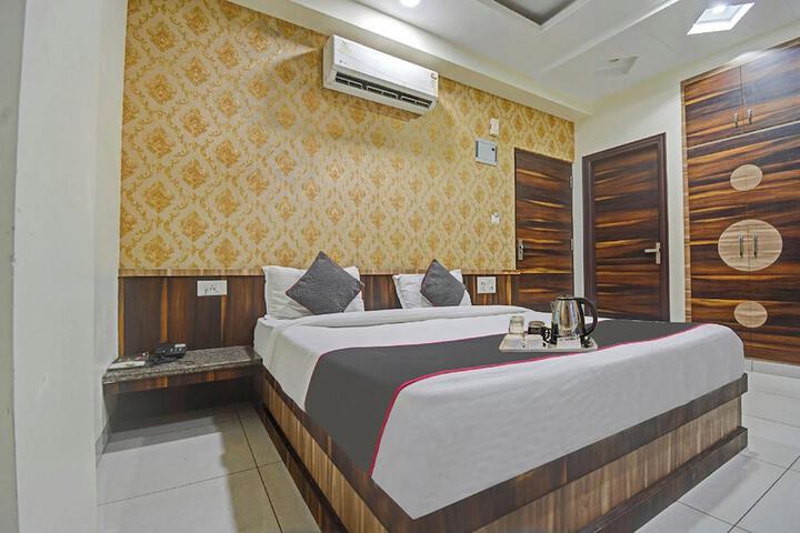 Room 13 of 54