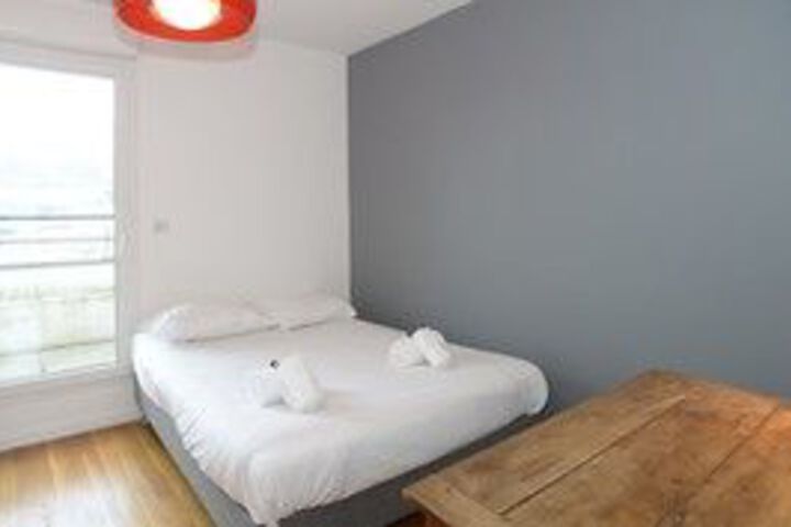 Room 8 of 28