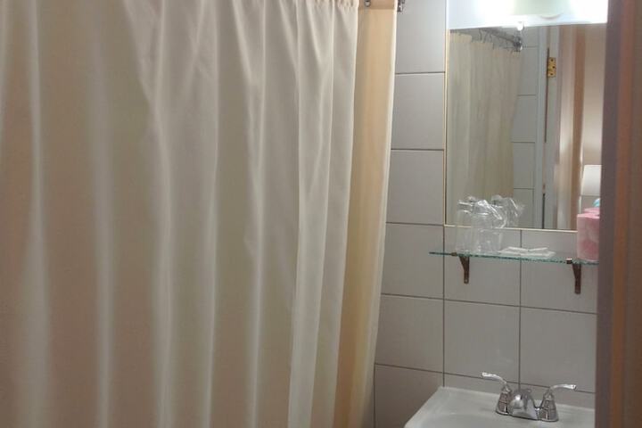 Room 26 of 38