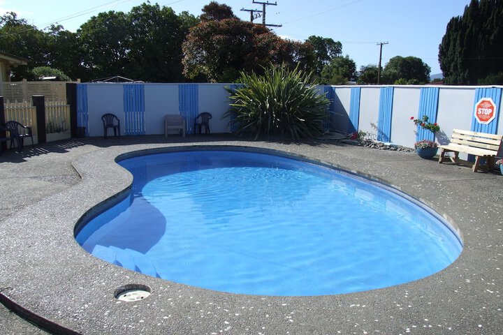 Pool 49 of 75