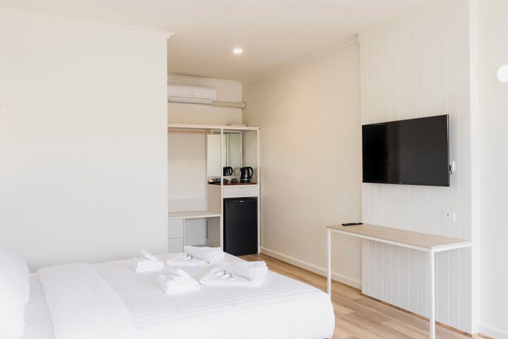 Room 2 of 7