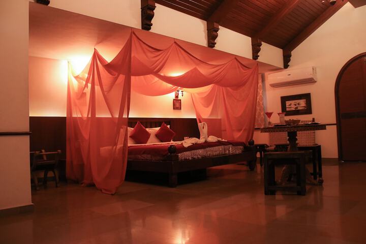 Room 8 of 40
