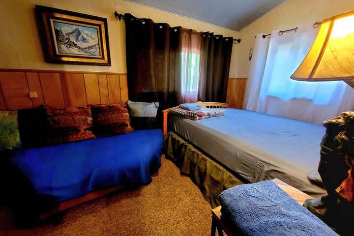 Room 6 of 34