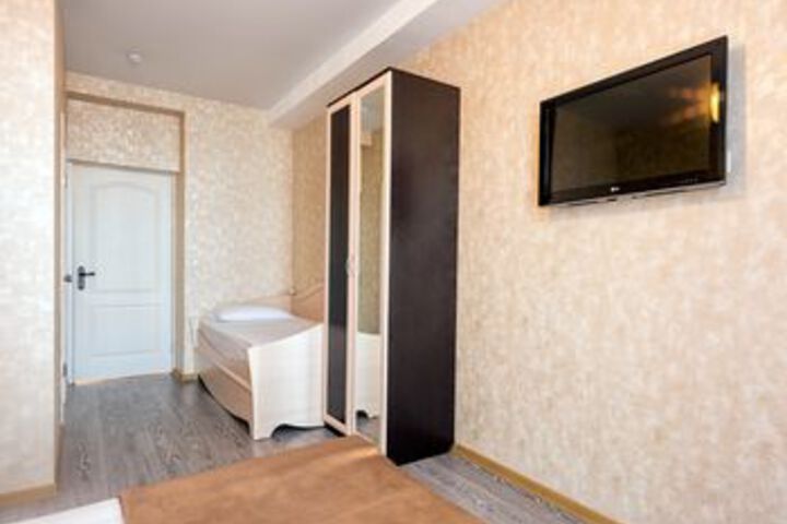 Room 66 of 176