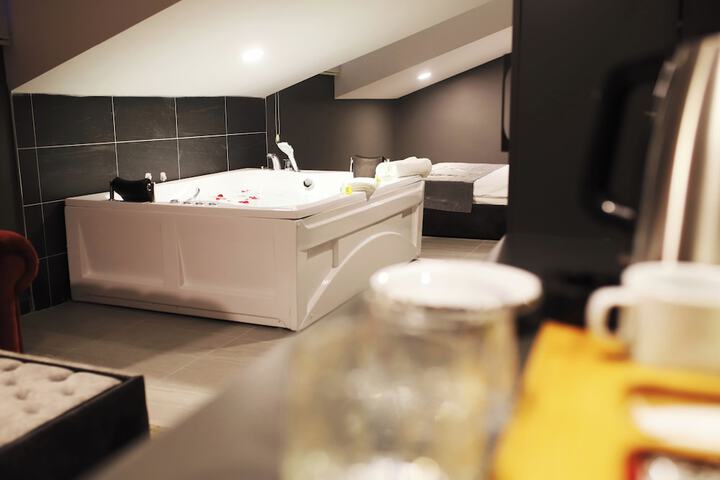 Room 20 of 31