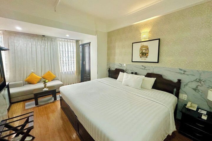 Room 15 of 77