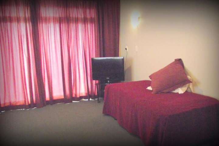 Room 7 of 39