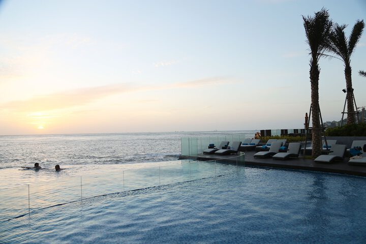 Pool Hotel