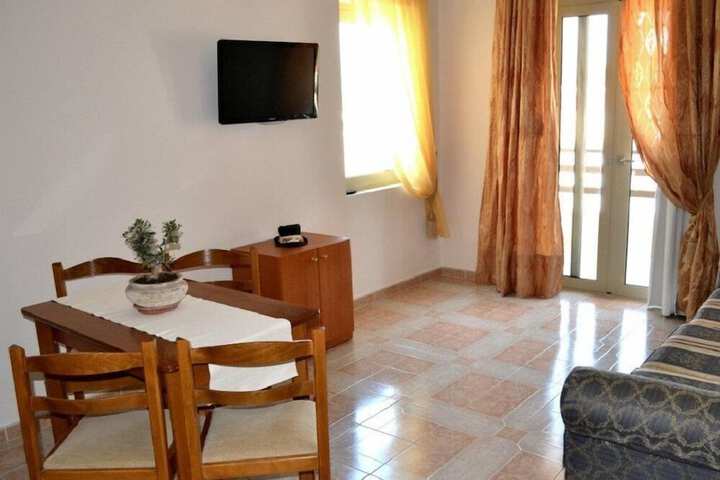 Room 26 of 60