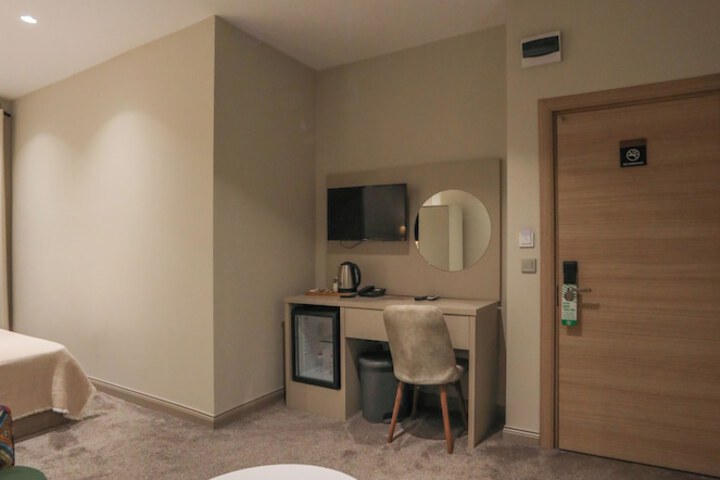 Room 12 of 60
