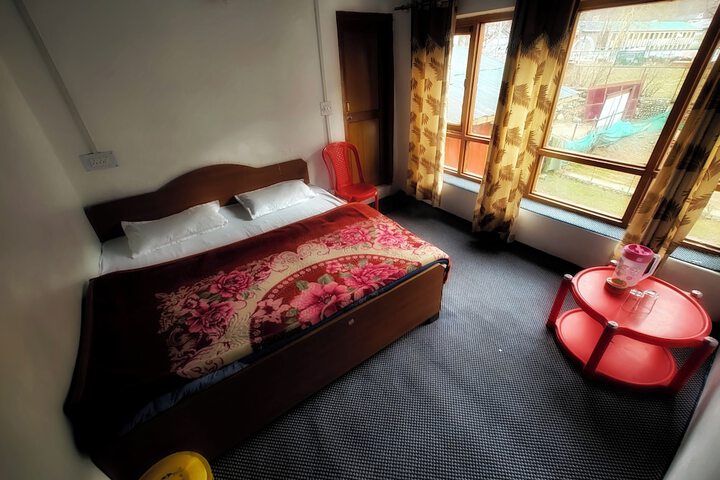Room 12 of 17