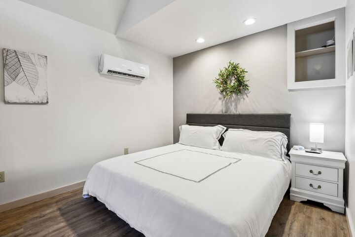 Room 6 of 21