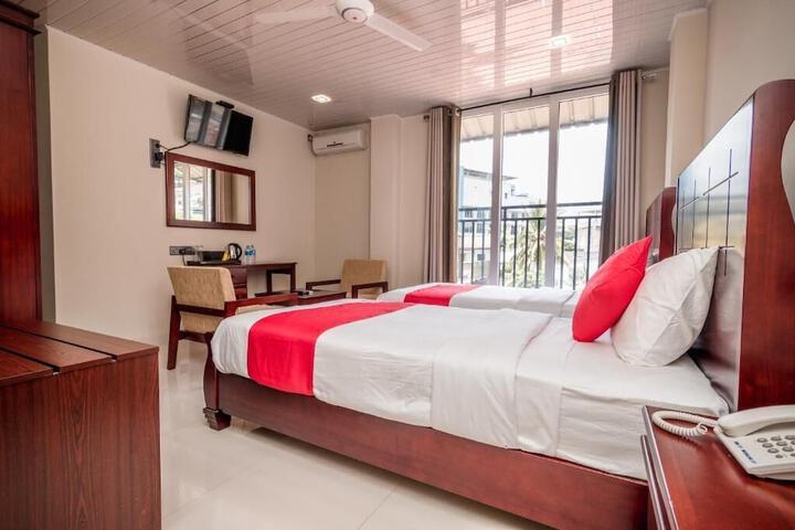 Room 2 of 25