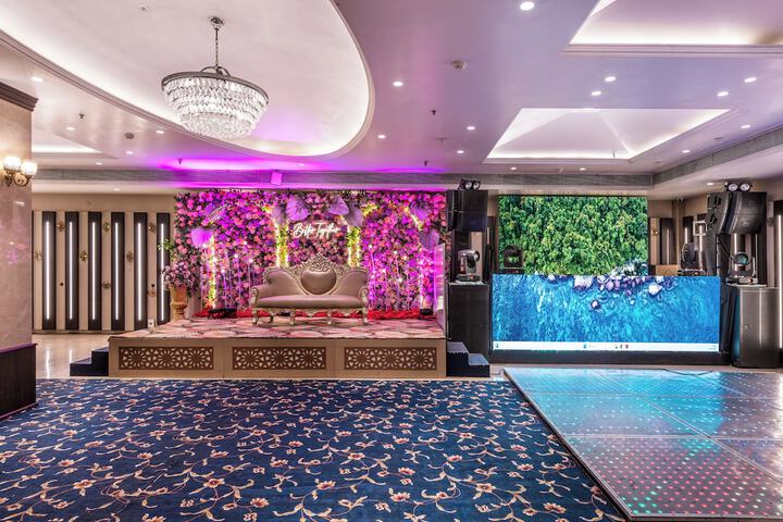 Ballroom/Hall 48 of 56