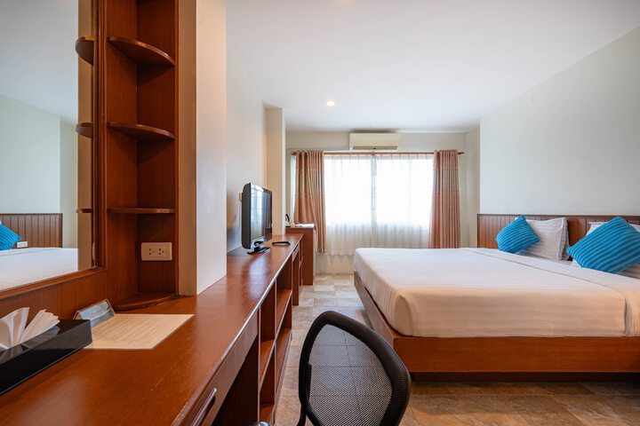 Room 18 of 37