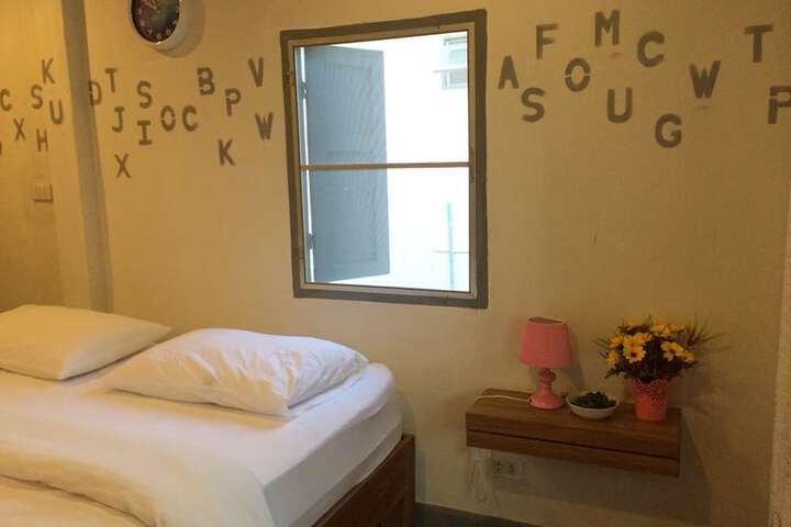 Room 11 of 38