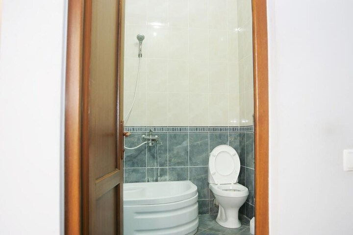 Room 13 of 21