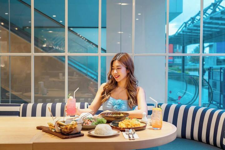Dining 39 of 62