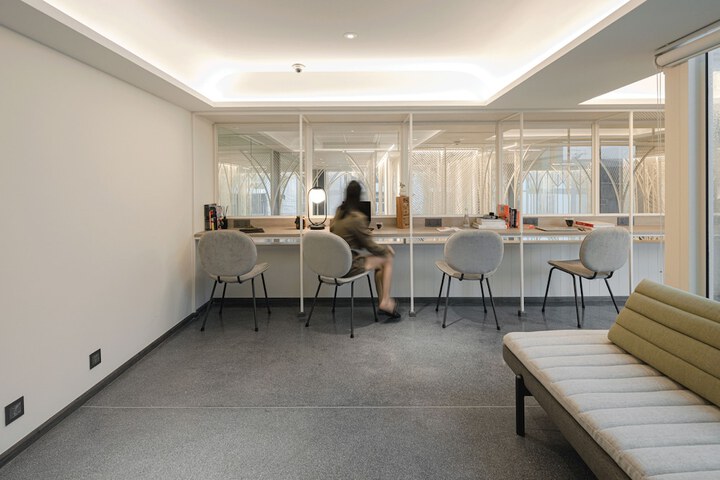 Business Center 60 of 66