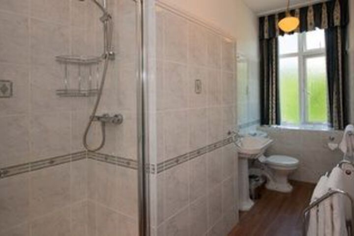 Room 7 of 20