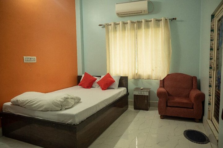 Room 8 of 17