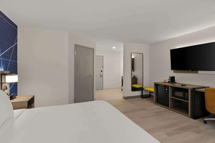 Room 15 of 61