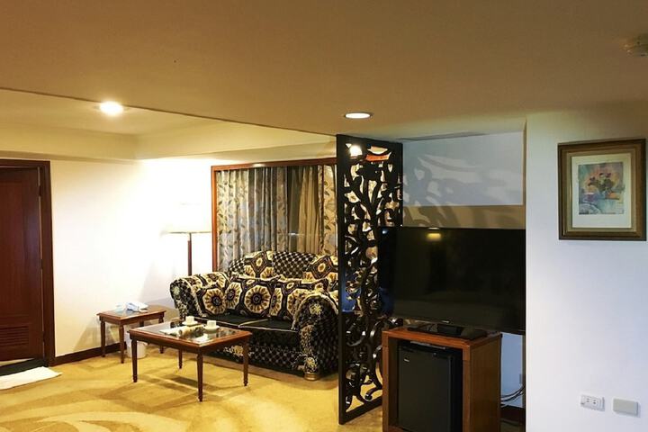 Room 46 of 81