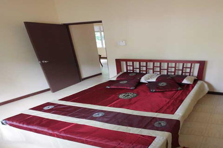 Room 2 of 5