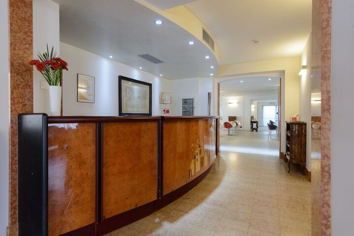 Hotel 2 of 49