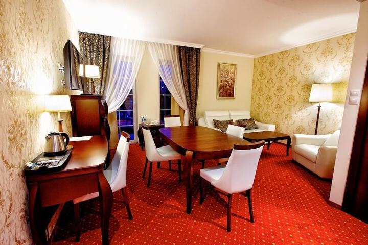 Room 4 of 41