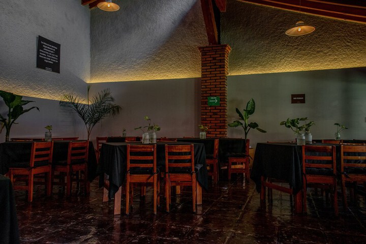 Dining 55 of 107