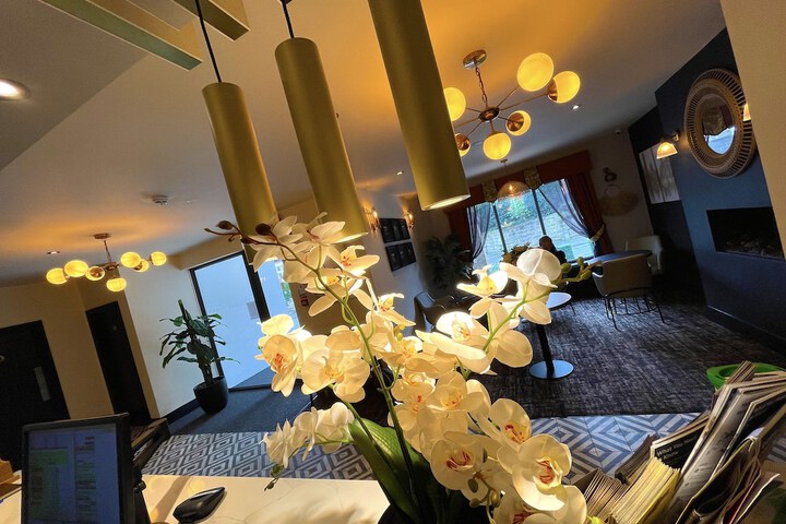 Hotel Interior 4 of 118