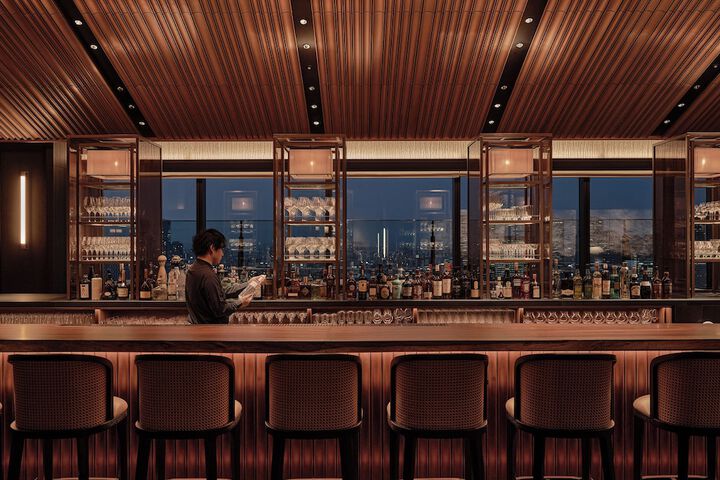 Lounge 66 of 82
