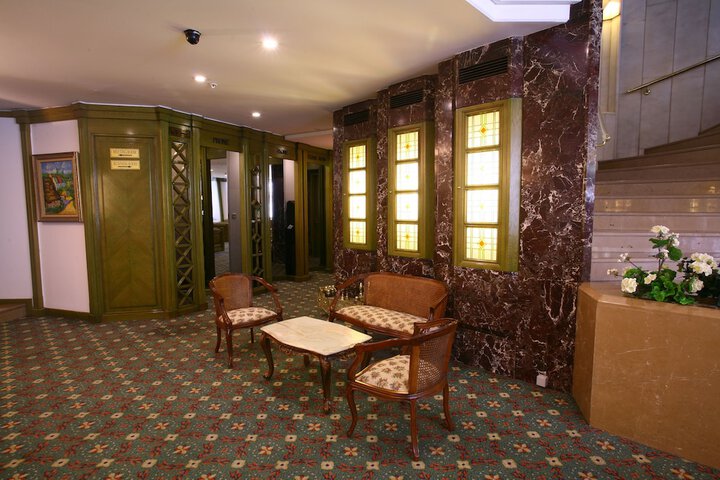 Hotel Lobby
