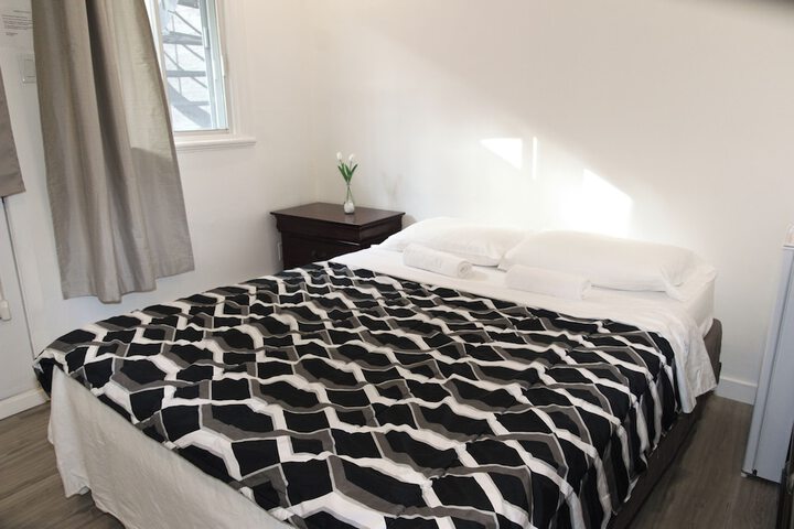 Room 2 of 61