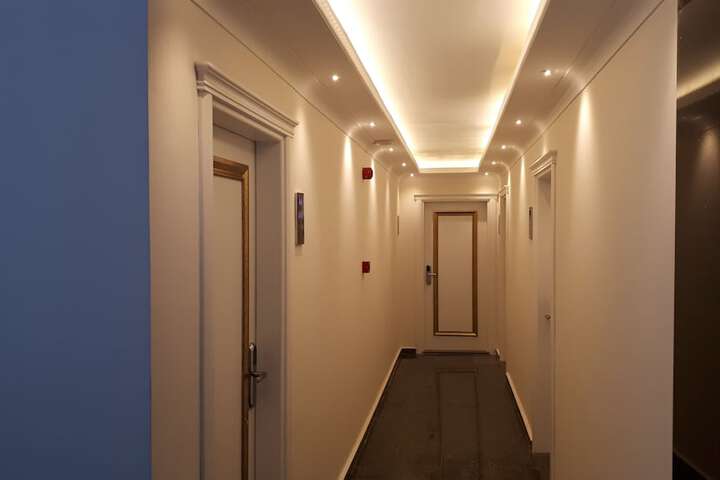 Ballroom/Hall 31 of 35