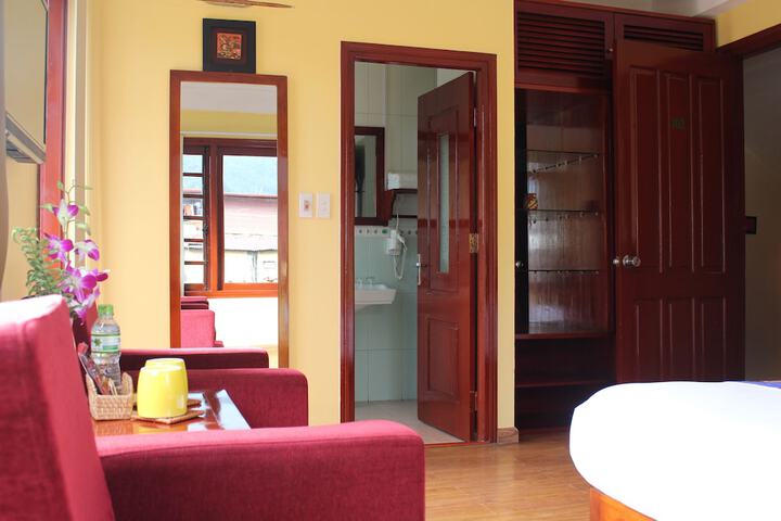 Room 16 of 104