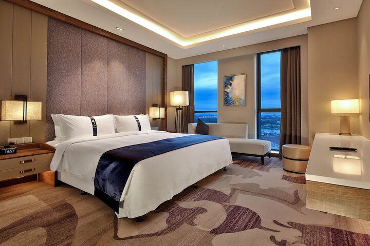 Room 8 of 92