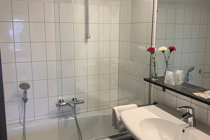 Room 18 of 35