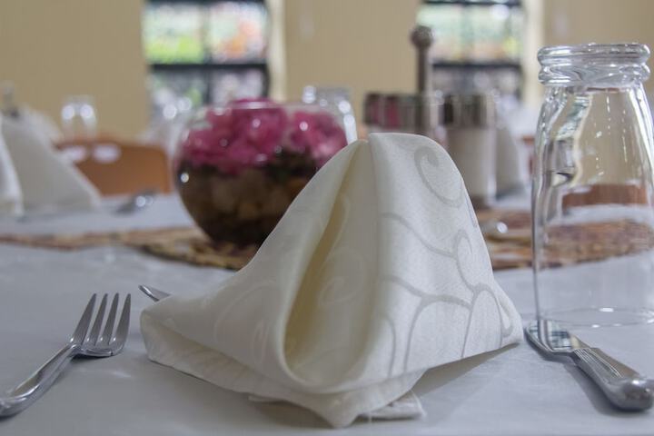 Dining 56 of 86