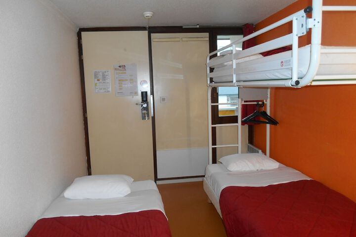 Room 12 of 41