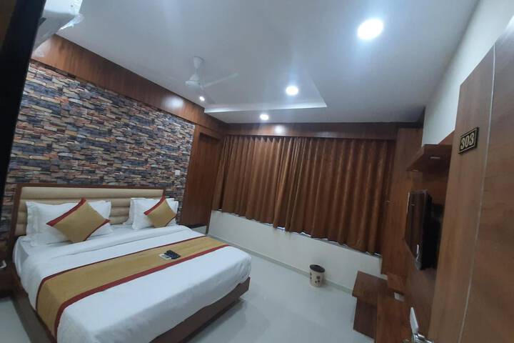 Room 19 of 37