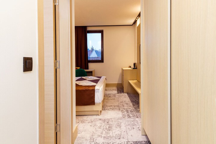 Room 18 of 47